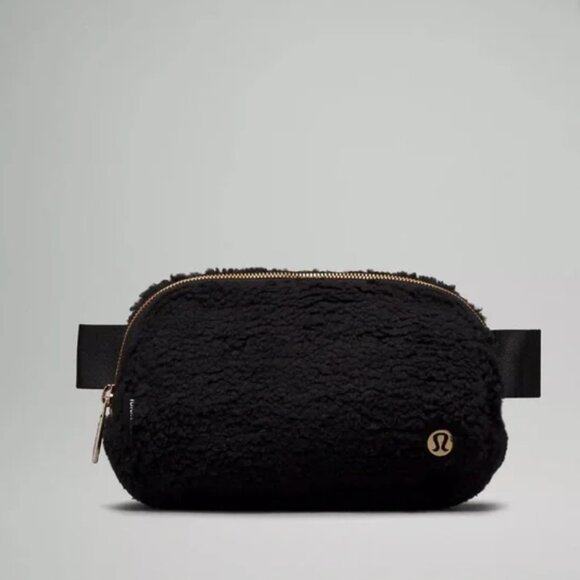 NWT, Lululemon Everywhere Belt Bag - Fleece, Black - Gold Hardware - Picture 1 of 14